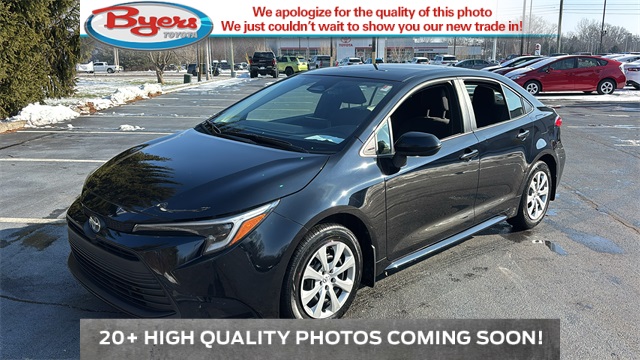 2024 Toyota Corolla LE's photo
