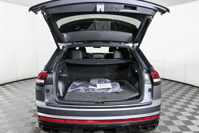 2025 Volkswagen Atlas Cross Sport SEL R-Line photo 30