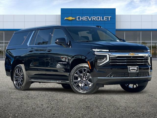 2025 Chevrolet Suburban LT photo 2