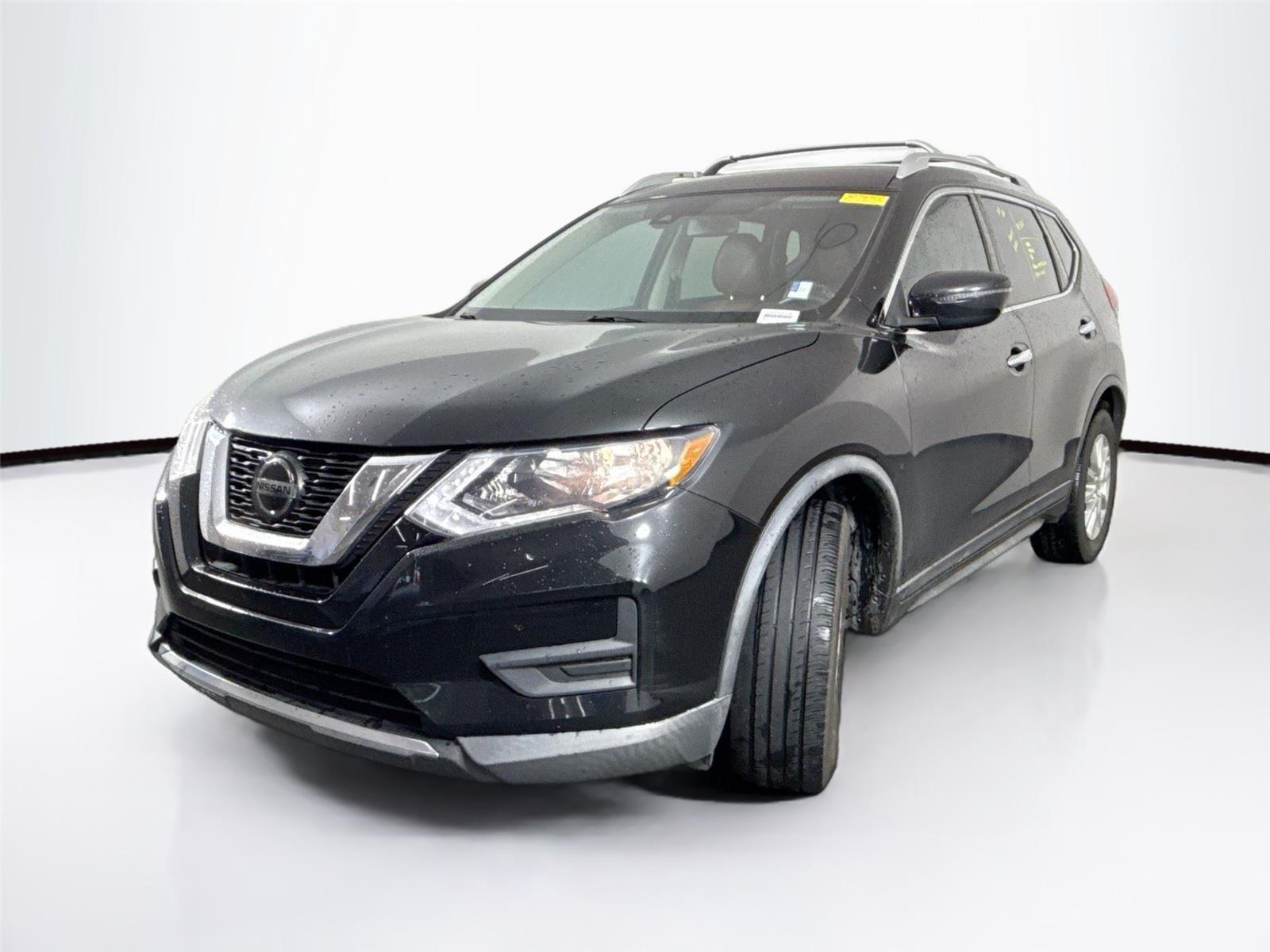 2019 Nissan Rogue SV photo 2
