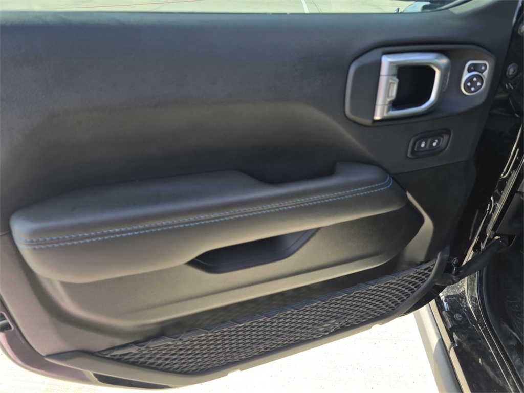 2022 Jeep Wrangler Unlimited Rubicon 4xe photo 21
