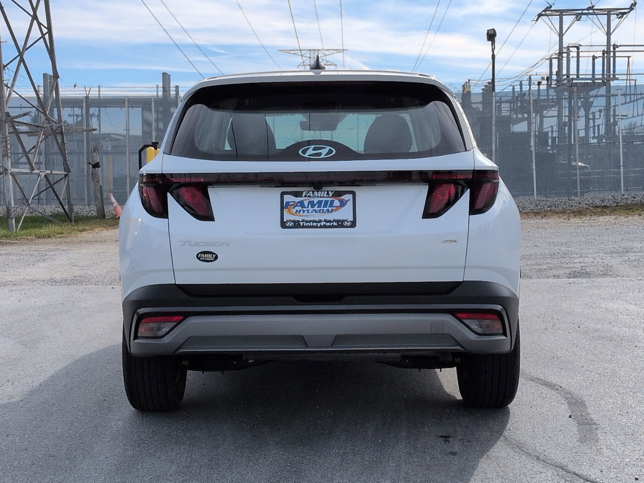 2025 Hyundai Tucson SE photo 2