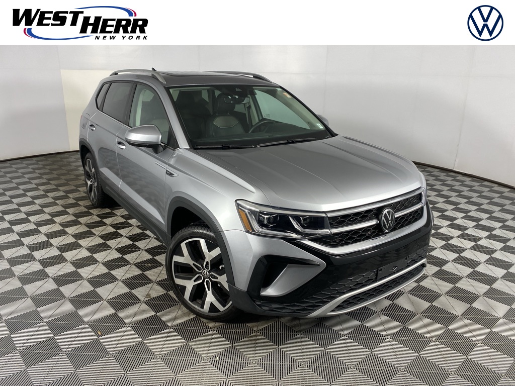 2023 Volkswagen Taos SEL's photo