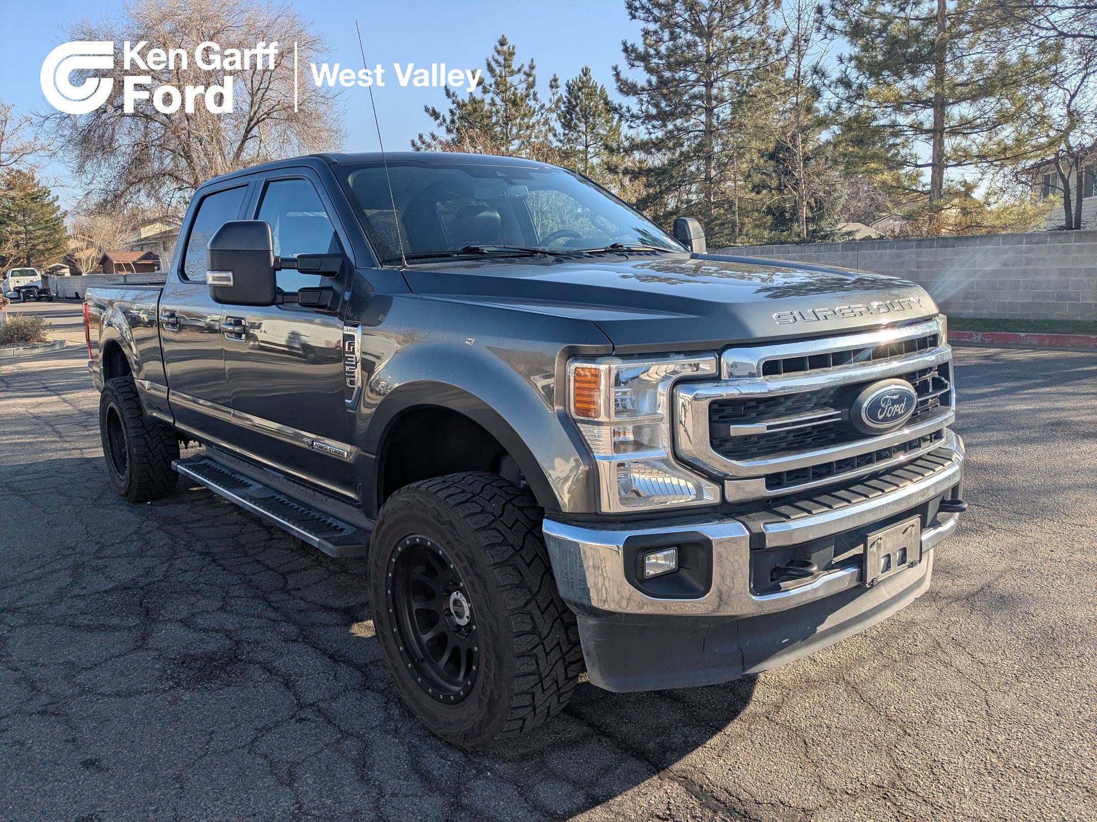 2020 Ford F-350 Super Duty Lariat's photo