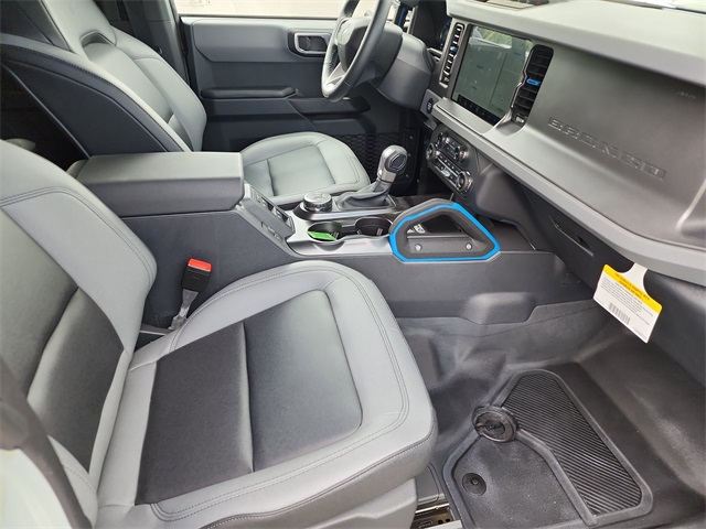 2024 Ford Bronco Black Diamond photo 8