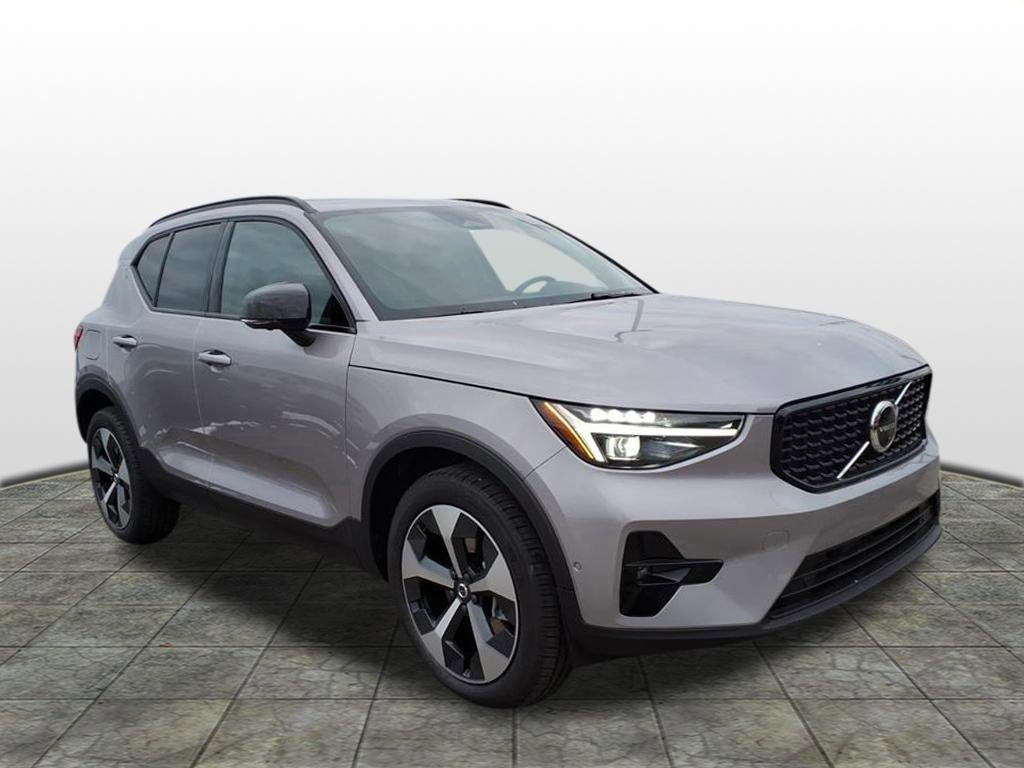 2026 Volvo XC40 Plus