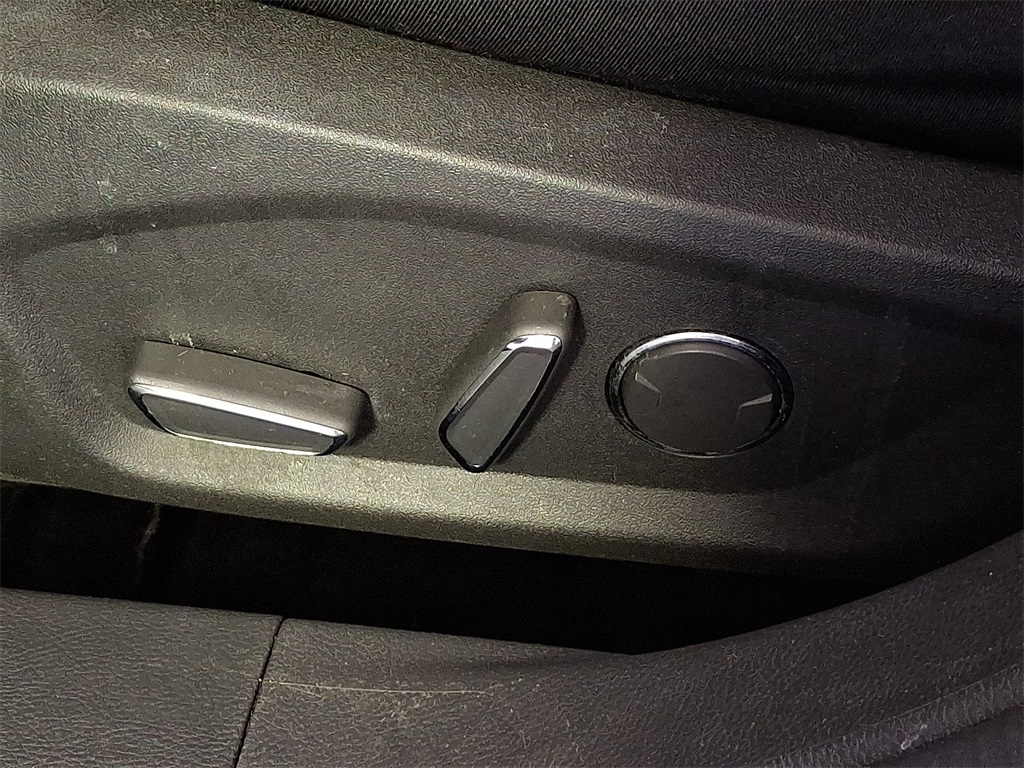 2015 Ford Fusion SE photo 26
