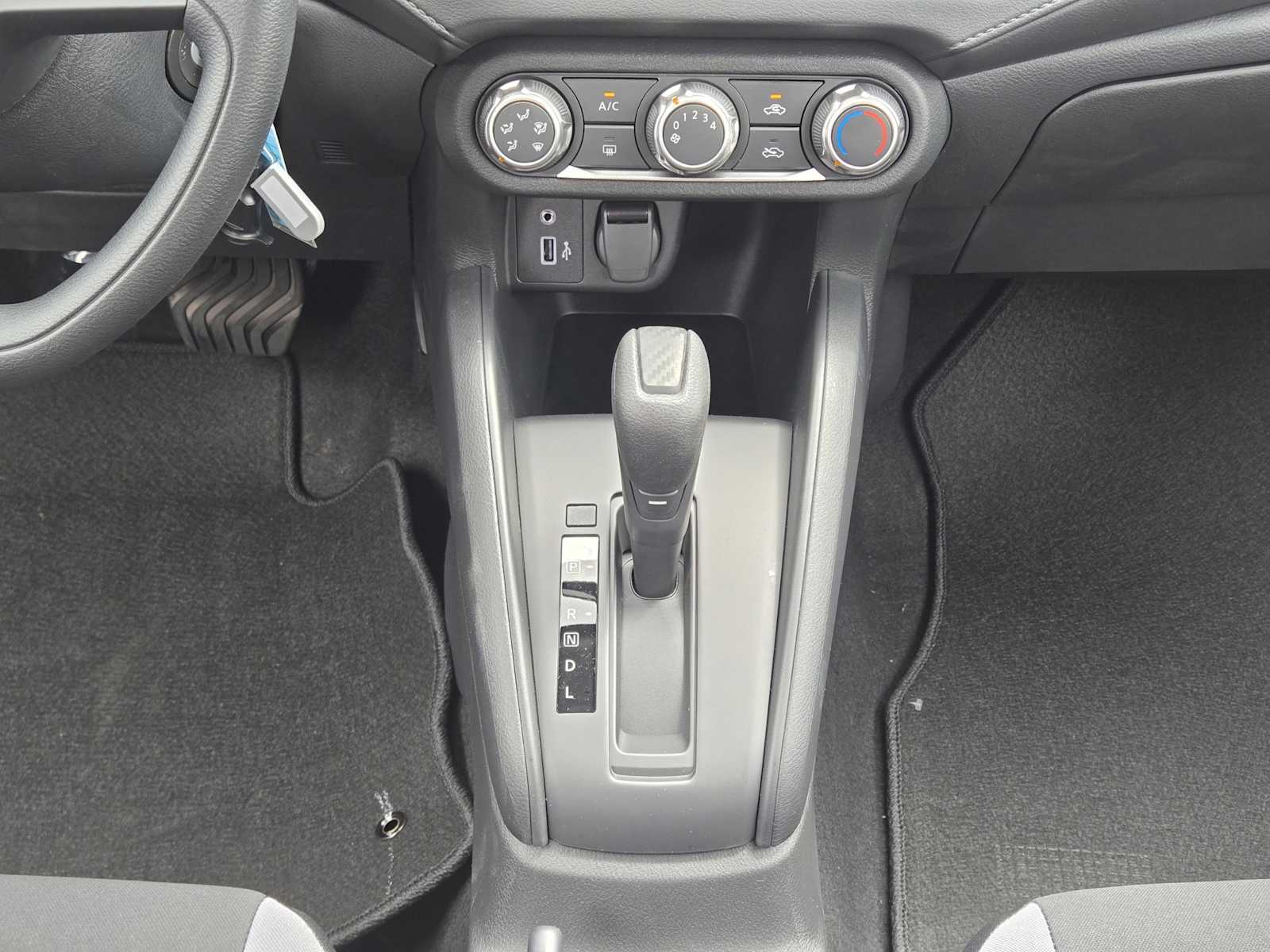 2025 Nissan Versa S photo 15