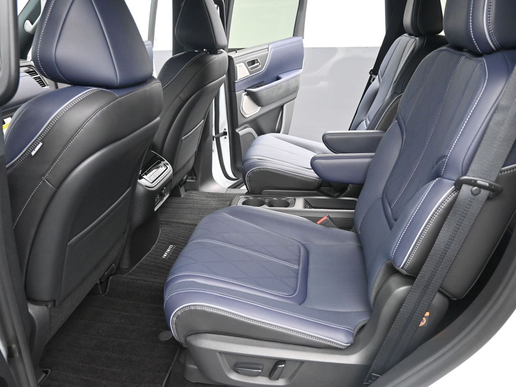 2026 Infiniti QX80 Sensory photo 11