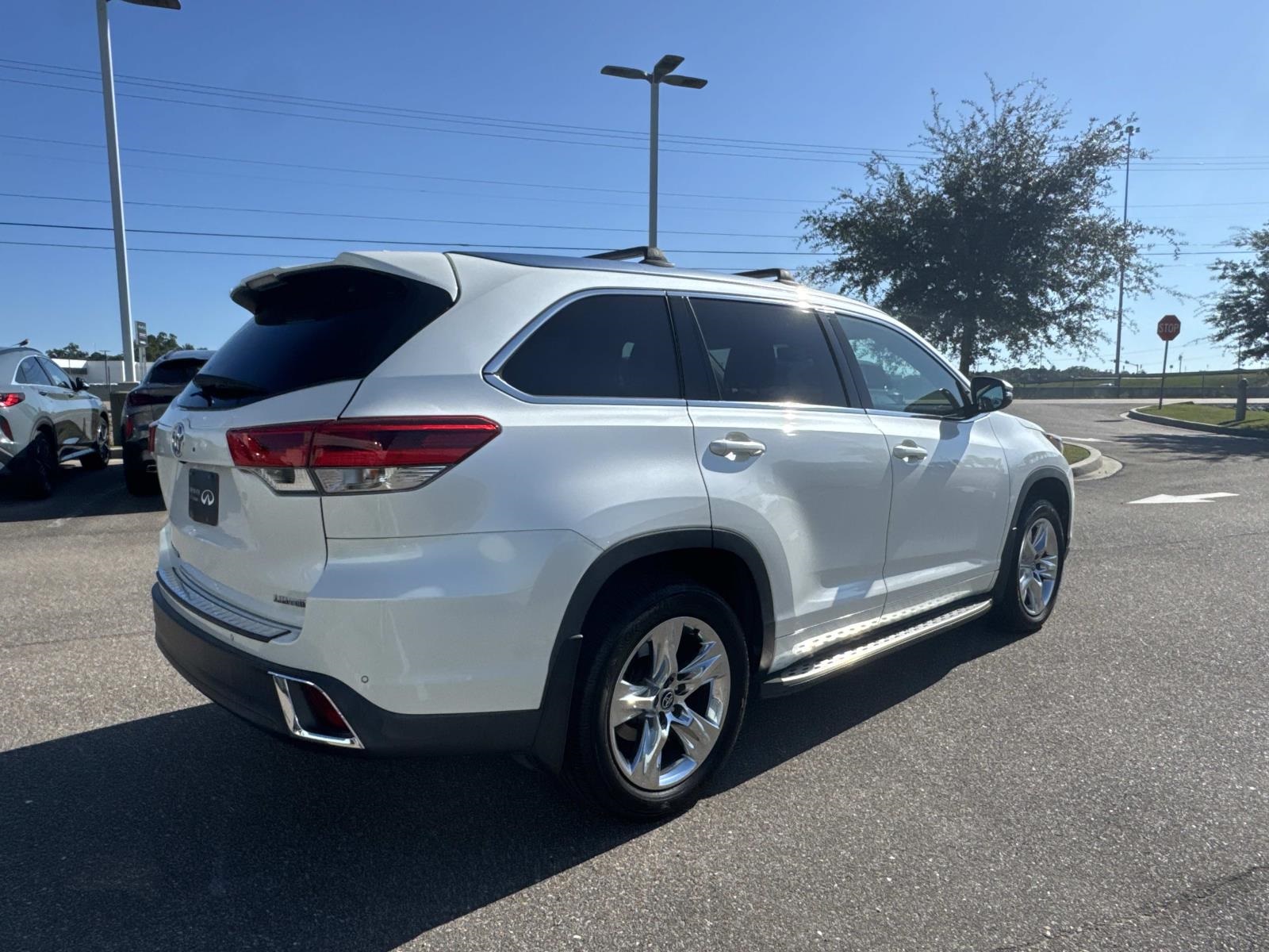 2019 Toyota Highlander Limited photo 2