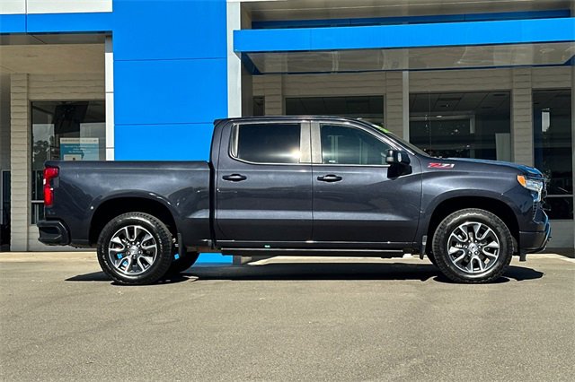 2022 Chevrolet Silverado 1500 RST photo 2