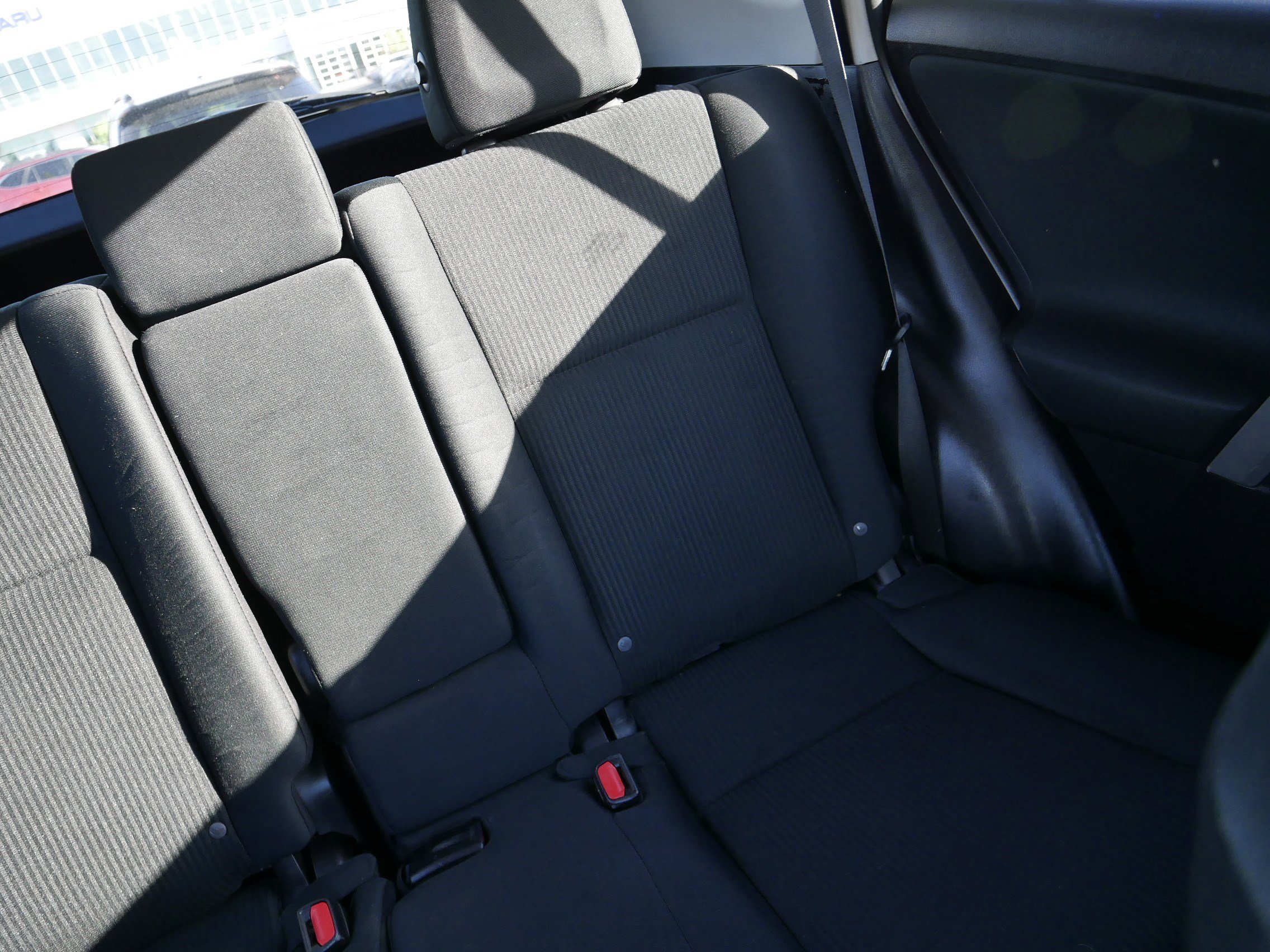 2016 Toyota RAV4 LE photo 11