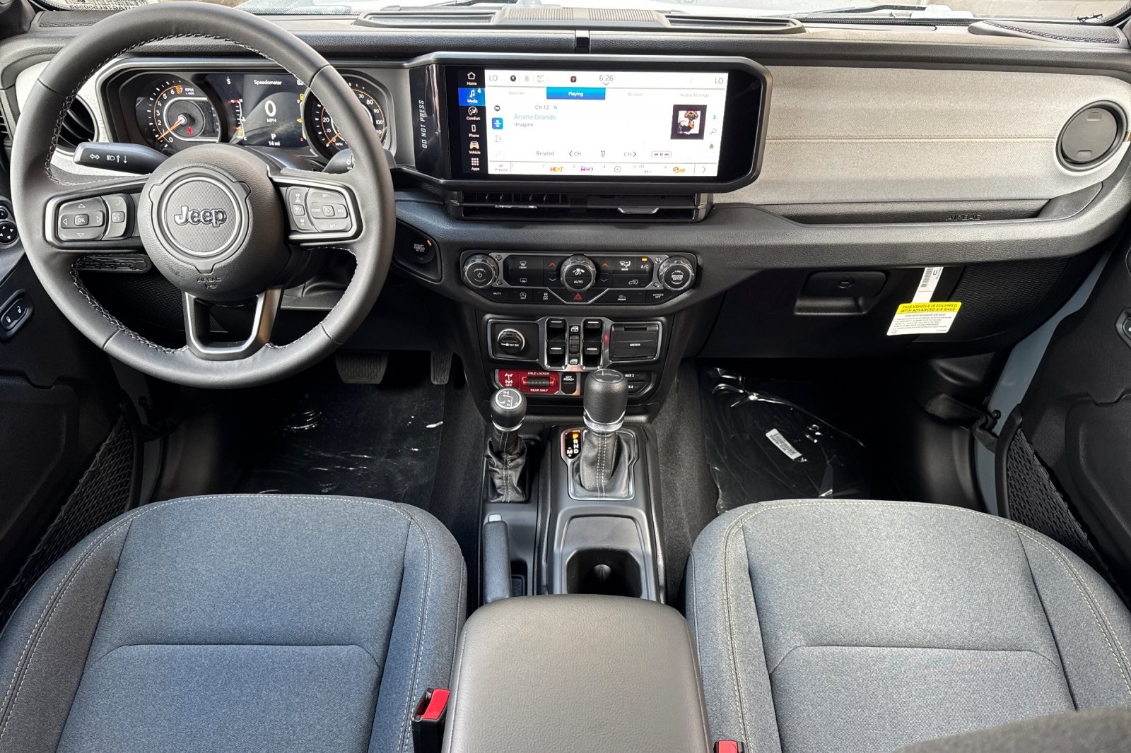 2025 Jeep Gladiator Willys photo 12