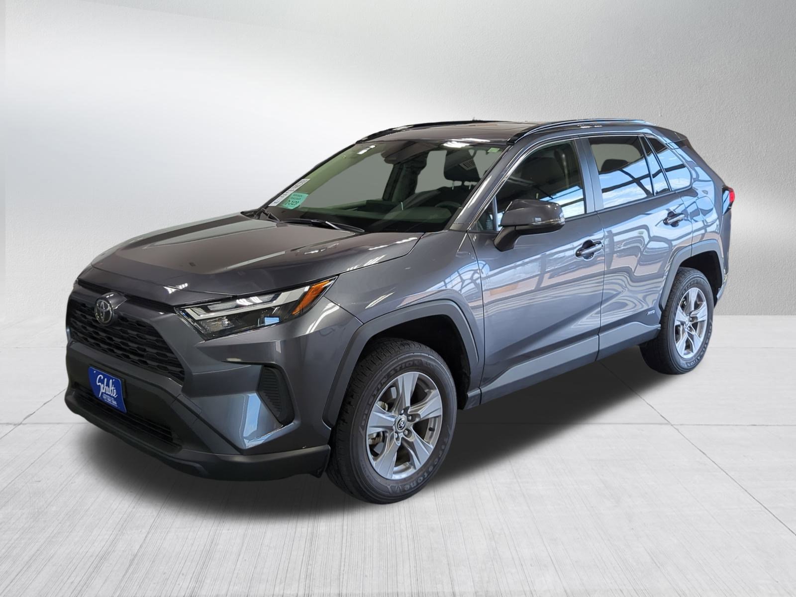 2025 Toyota RAV4 Hybrid XLE photo 3