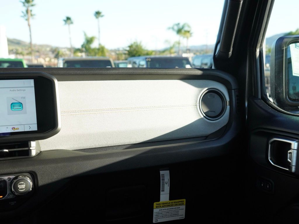 New 2026 Granite Crystal Metallic Clear-Coat Exterior Paint Jeep Willys image 23