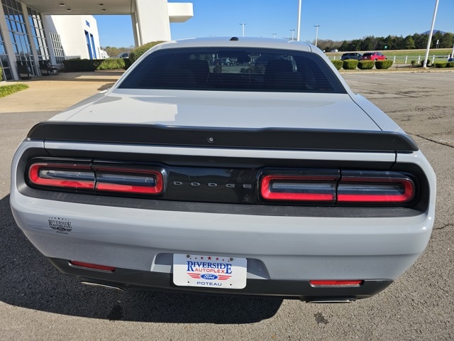 2021 Dodge Challenger SXT photo 3