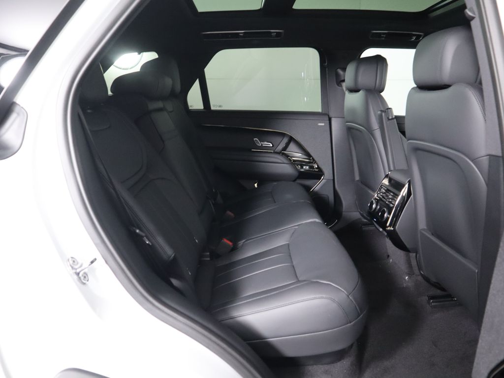 2025 Land Rover Range Rover Sport SE photo 19
