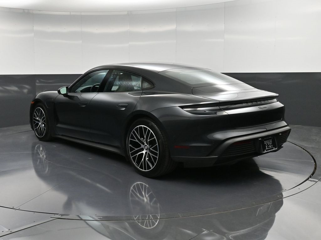 2022 Porsche Taycan Base photo 2