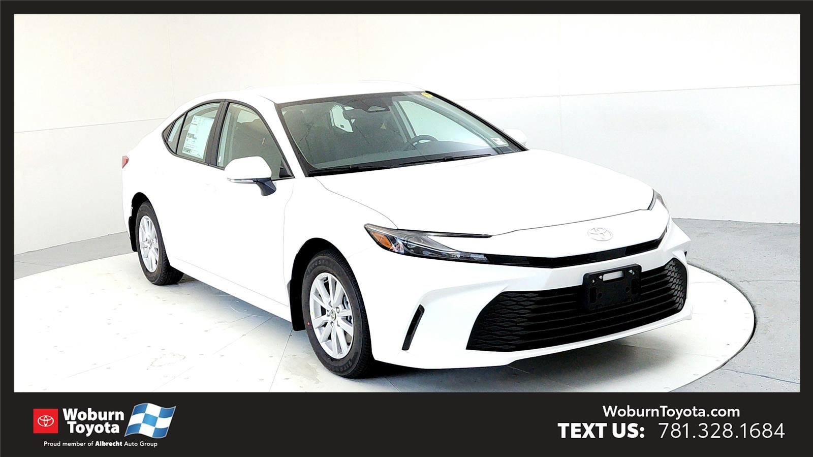 2026 Toyota Camry LE's photo