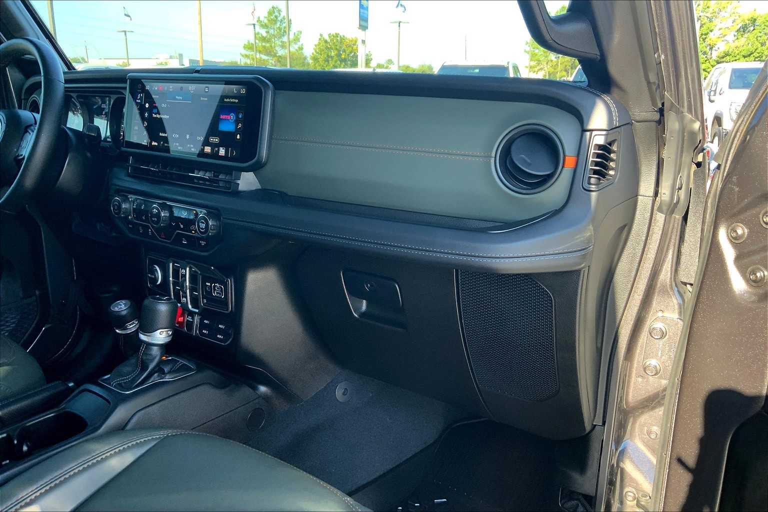 2024 Jeep Gladiator Mojave photo 17