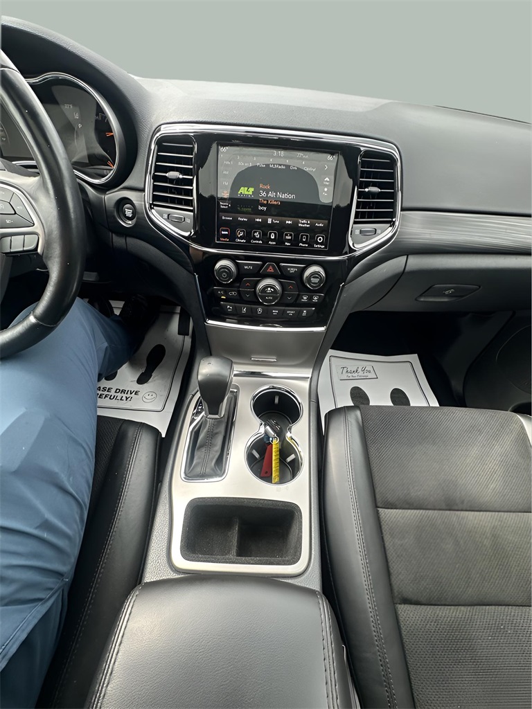 2021 Jeep Grand Cherokee Laredo X photo 18