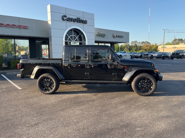 2025 Jeep Gladiator Sport photo 2