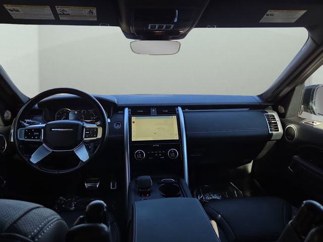 2023 Land Rover Discovery S R-Dynamic photo 2