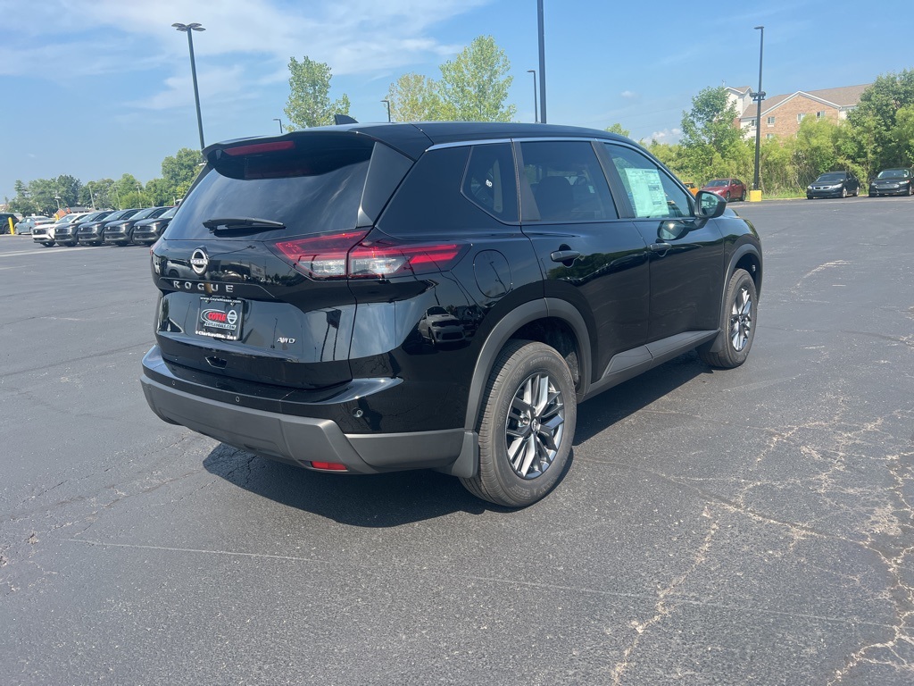 2026 Nissan Rogue S photo 2