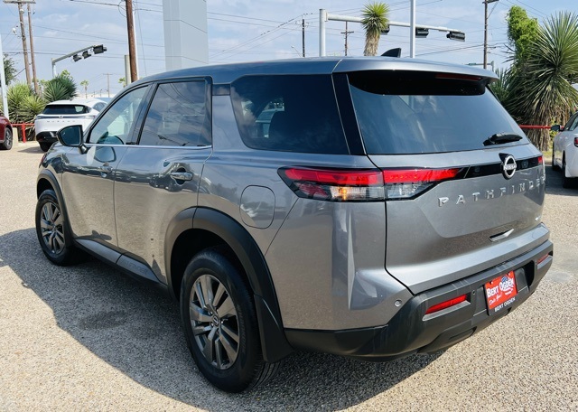 2025 Nissan Pathfinder S photo 3