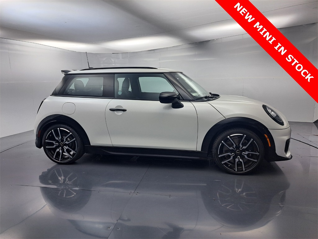 2026 Mini Cooper 2 Door Hardtop S Iconic photo 2