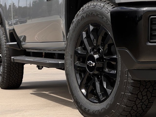 2025 Chevrolet Silverado 2500HD Custom photo 46