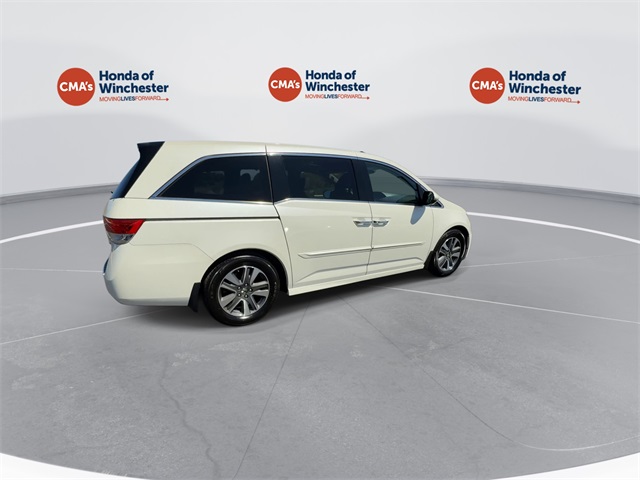 2015 Honda Odyssey Touring photo 10