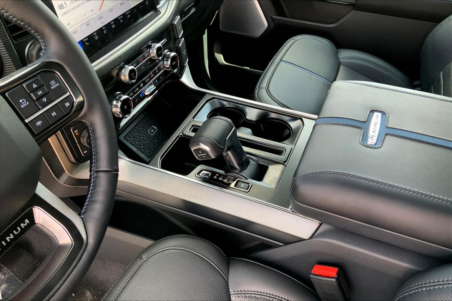 2025 Ford F-150 Platinum photo 7
