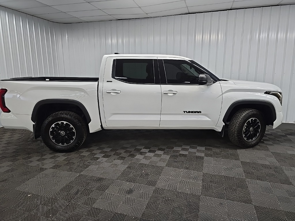 2022 Toyota Tundra SR5 photo 2