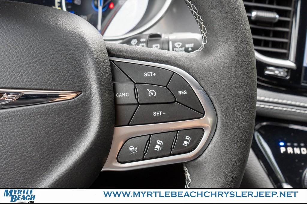 2026 Chrysler Pacifica photo 25