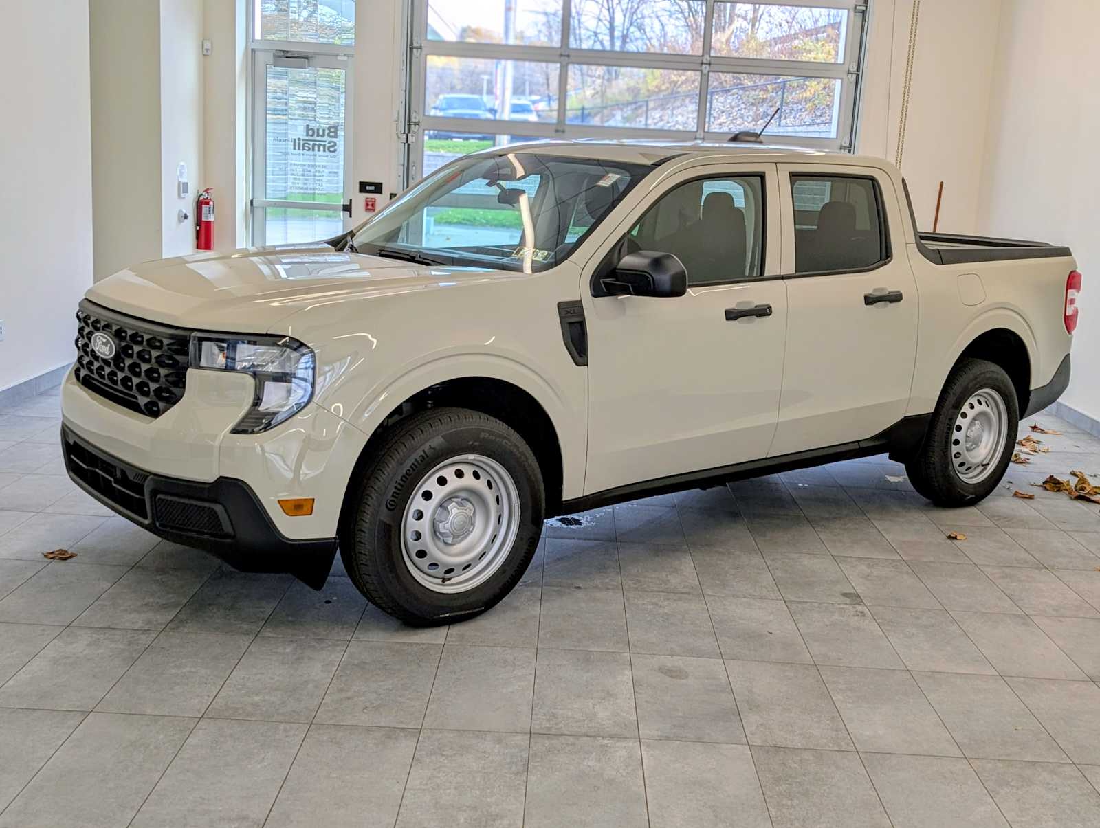 2025 Ford Maverick XL's photo