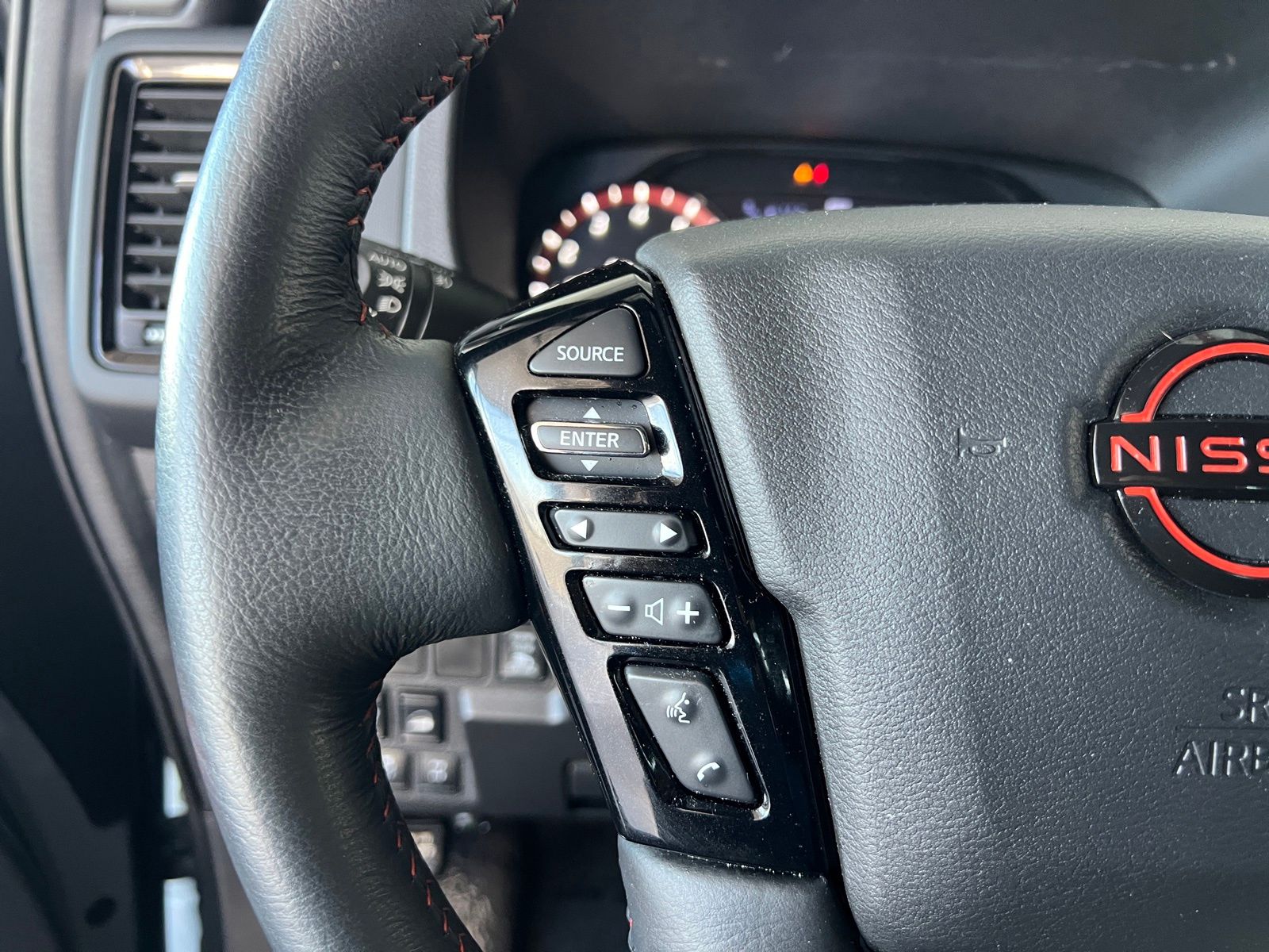 2023 Nissan Frontier PRO-4X photo 23