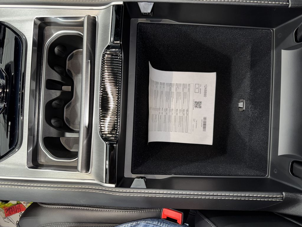 2025 Jeep Wagoneer Series II Carbide photo 27