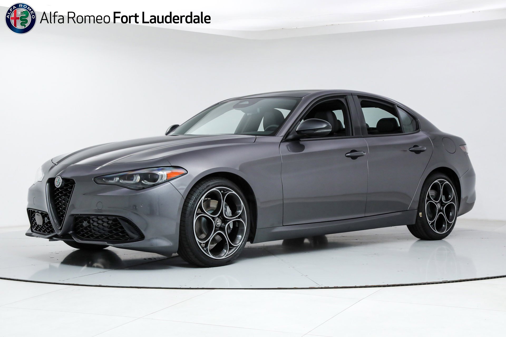 2025 Alfa Romeo Giulia Base's photo