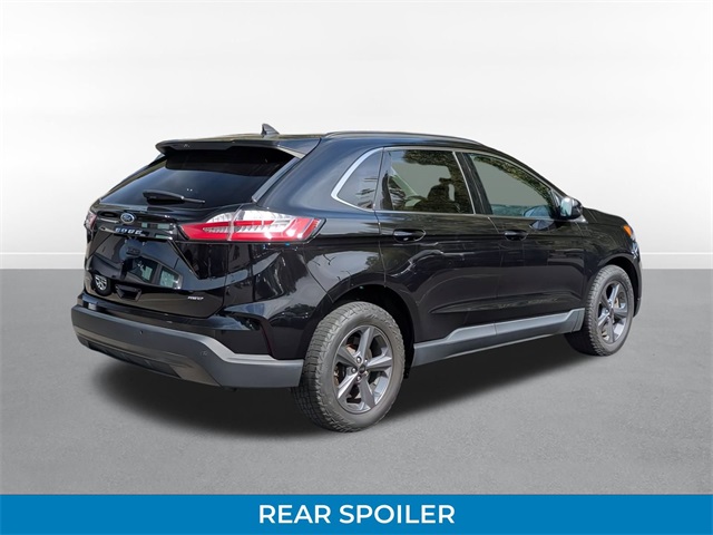 2022 Ford Edge SEL photo 2