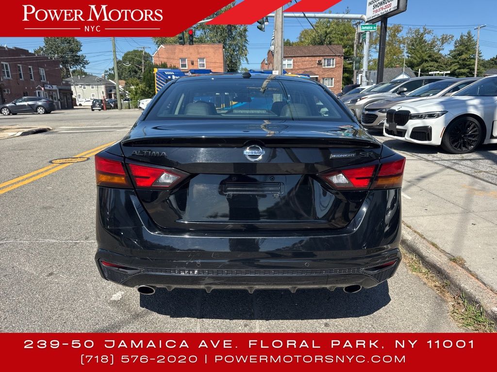 2022 Nissan Altima 2.5 SR photo 4
