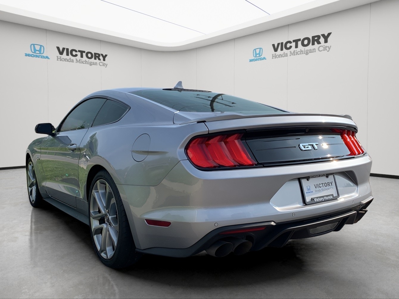 2023 Ford Mustang GT Premium photo 3