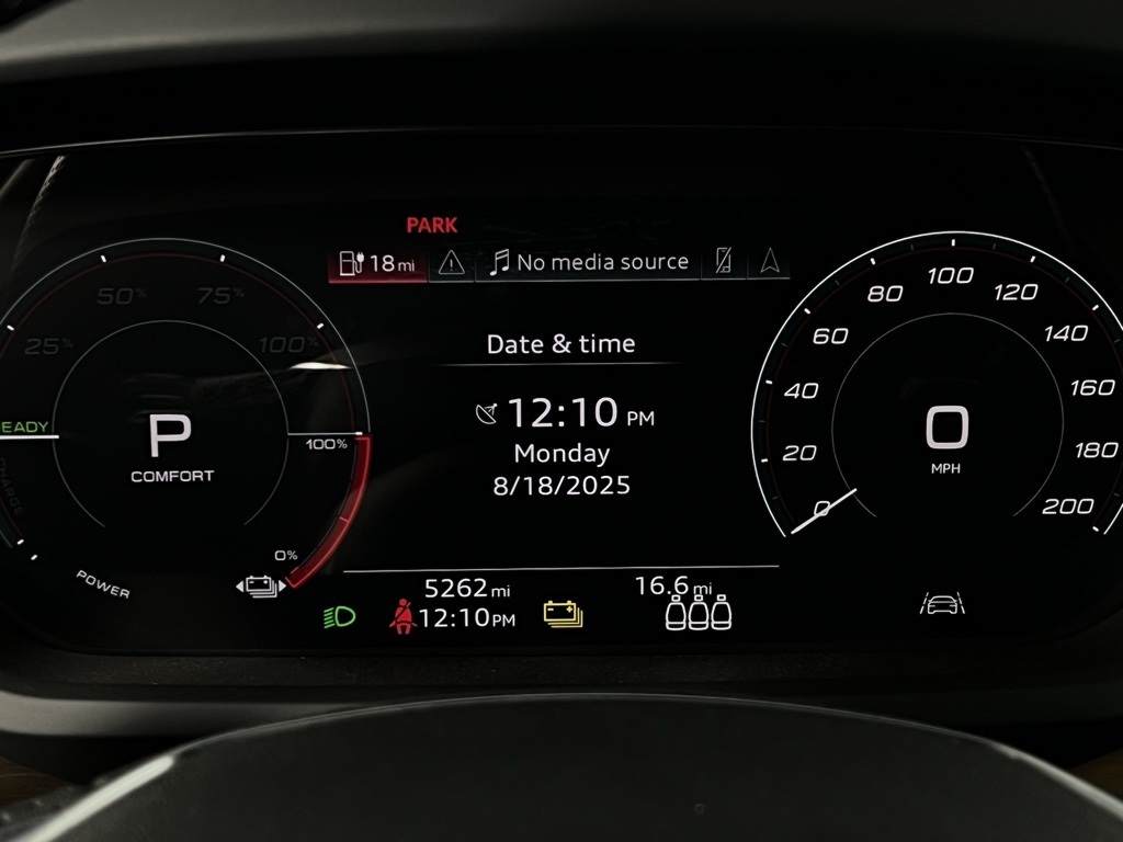 2024 Audi e-tron GT Premium Plus photo 12
