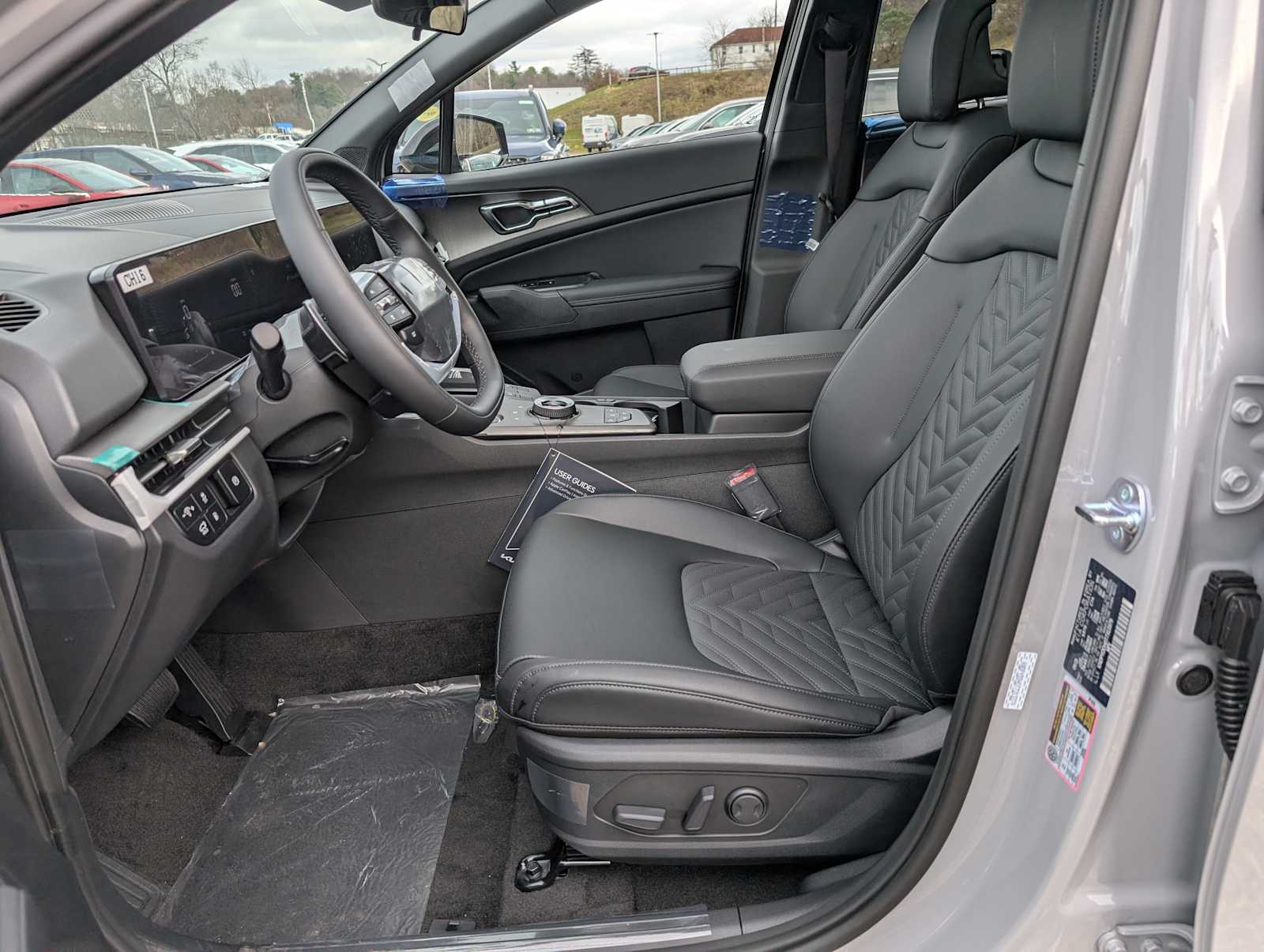 2026 Kia Sportage Plug-In Hybrid X-Line photo 4