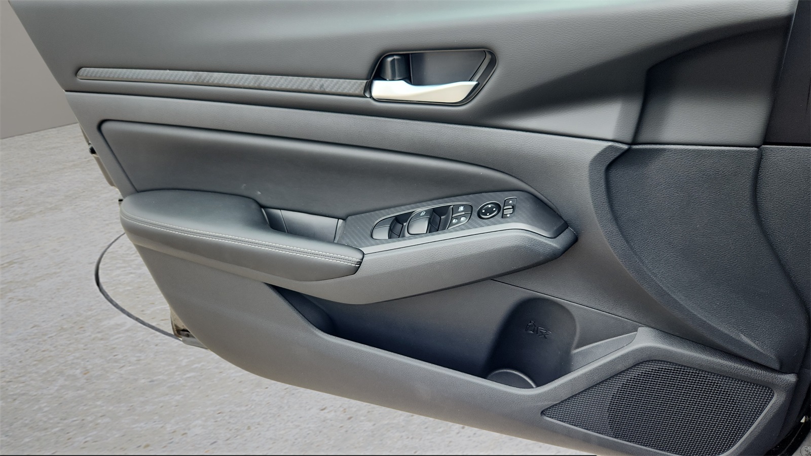 2025 Nissan Altima 2.5 SV photo 8