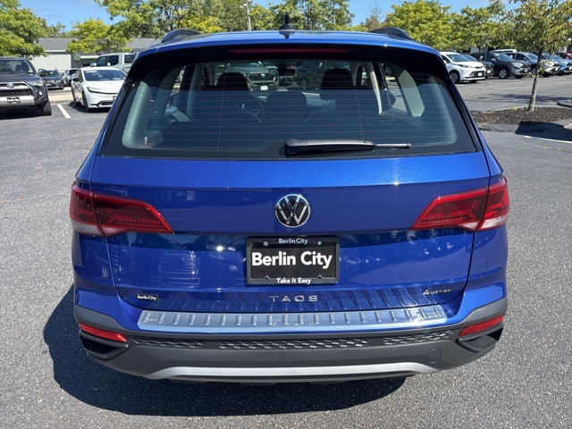 2024 Volkswagen Taos S photo 2