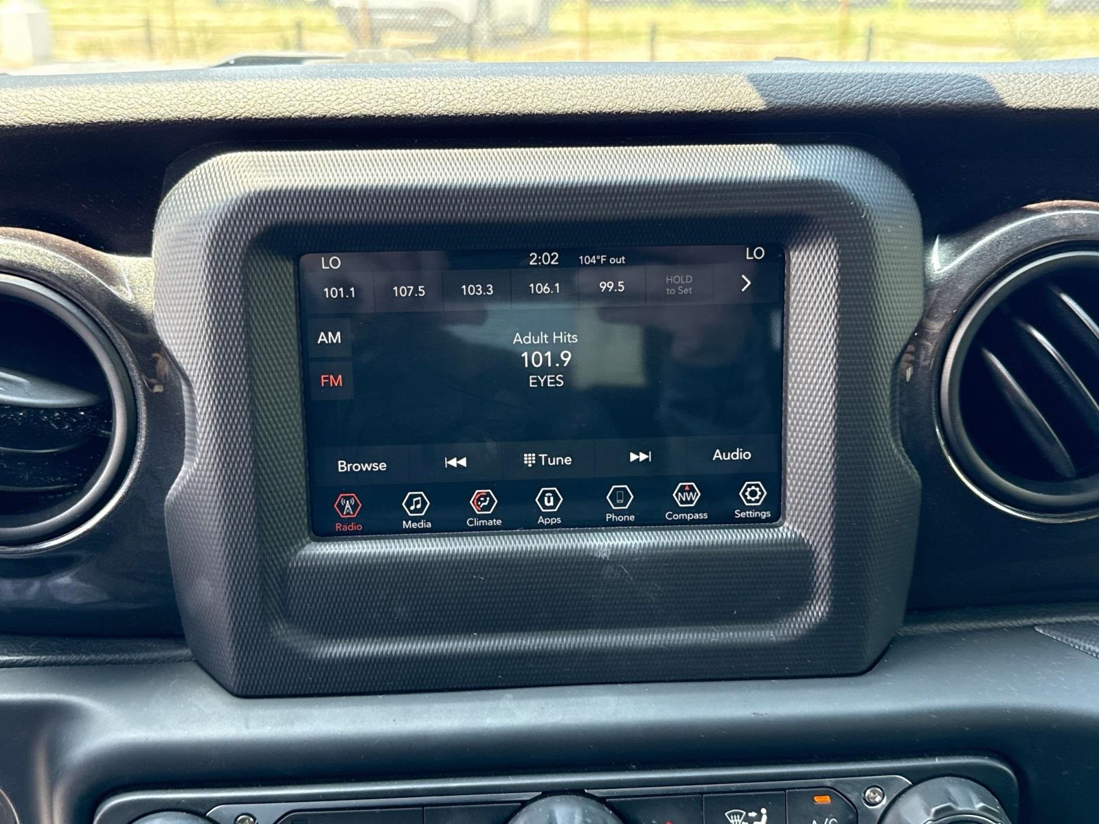 2019 Jeep Wrangler Unlimited Sport Altitude photo 24