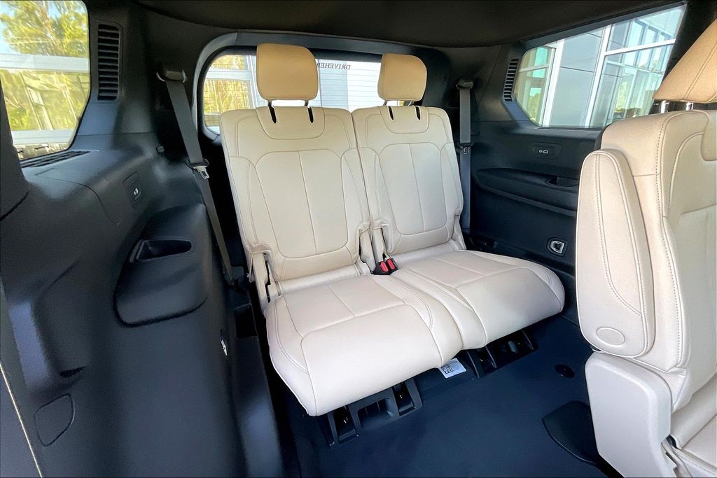 2025 Jeep Grand Cherokee Limited photo 27