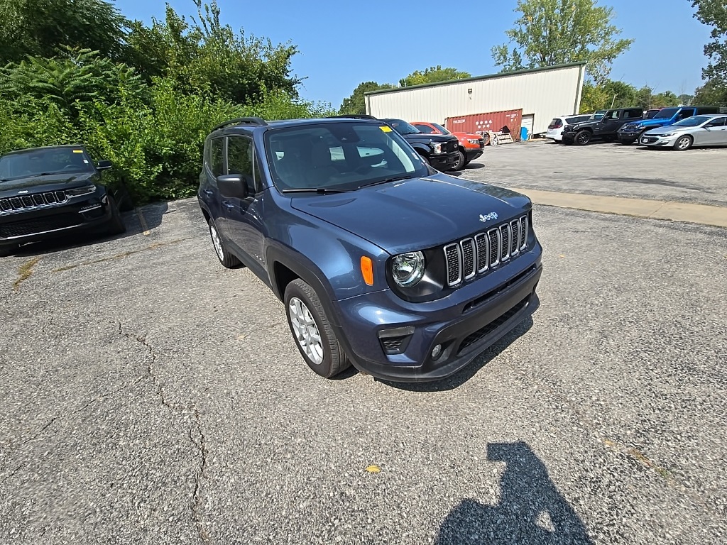 2022 Jeep Renegade Latitude photo 9