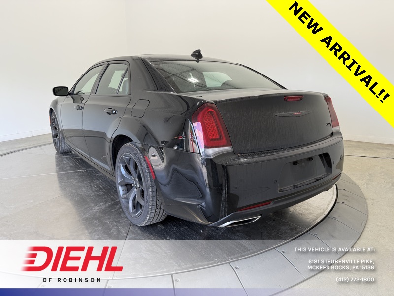 2022 Chrysler 300 S photo 5
